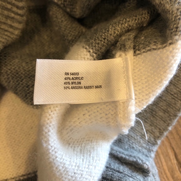 Gap size small striped v-neck sweater - Picture 3 of 7